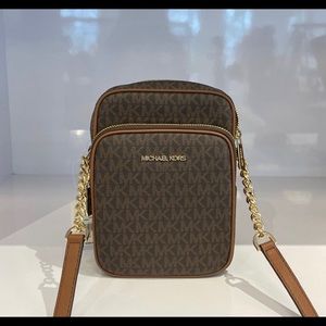 Michael Kors Jet Set large travel crossbody